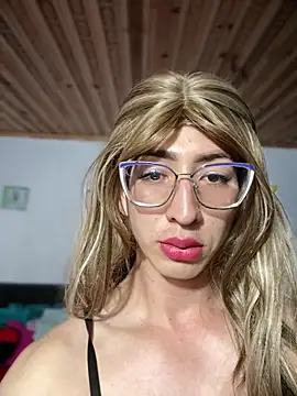 NICOLLE  12 online show from 12-18-25, 07:29