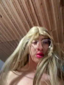 Snapshot of NICOLLE__12 chatting on 01-18-26, 09:18 NICOLLE 12 online show from 01-18-26, 09:18