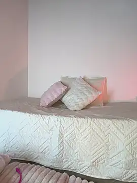 In-Ur-dreams online show from 11-21-25, 04:28