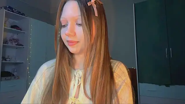 EmiIyKitty online show from 10-01-25, 08:02