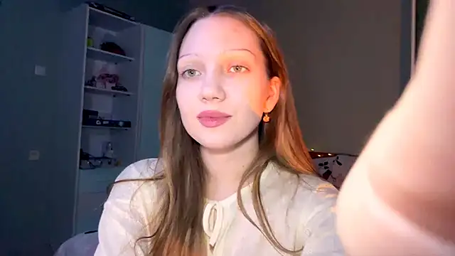 EmiIyKitty online show from 09-28-25, 08:05