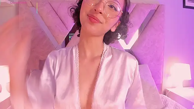 lyalee online show from 12-19-25, 08:44