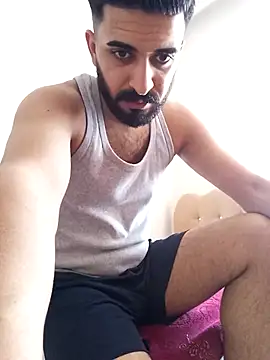 Snapshot of mehmets27 chatting on 09-28-25, 10:33 mehmets27 online show from 09-28-25, 10:33