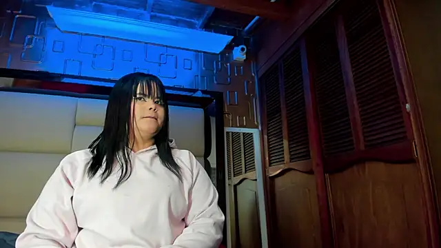 violet milleer online show from 10-12-25, 12:17