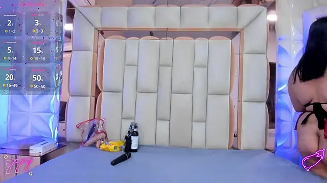 violet milleer online show from 04-10-26, 07:32