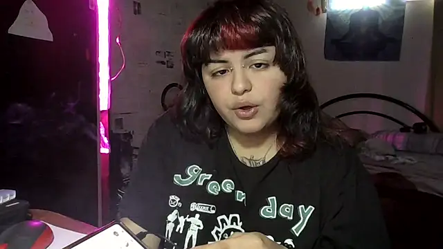 Snapshot of crucifxcked chatting on 10-18-25, 07:38 crucifxcked online show from 10-18-25, 07:38