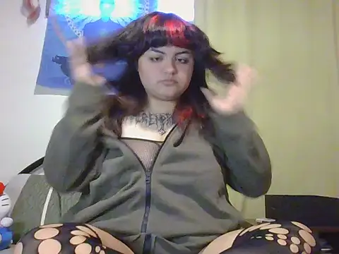 Snapshot of crucifxcked chatting on 10-17-25, 11:01 crucifxcked online show from 10-17-25, 11:01