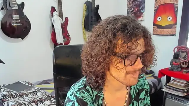 Snapshot of MikaelRizzzo chatting on 10-15-25, 03:31 MikaelRizzzo online show from 10-15-25, 03:31