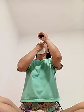 Amelia Rivas online show from 10-18-25, 02:35