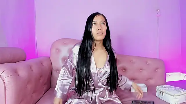 Amelia Rivas online show from 11-15-25, 07:29