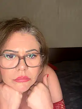 Snapshot of SaraNoir80 chatting on 10-02-25, 12:30 SaraNoir80 online show from 10-02-25, 12:30
