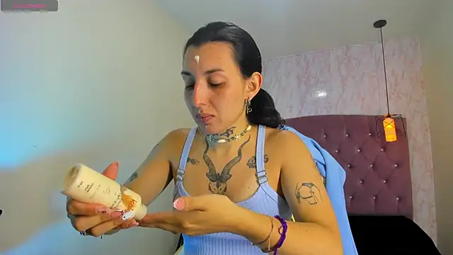 Iris  77 online show from 10-25-25, 06:30