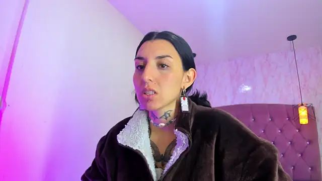 Iris  77 online show from 10-24-25, 05:23