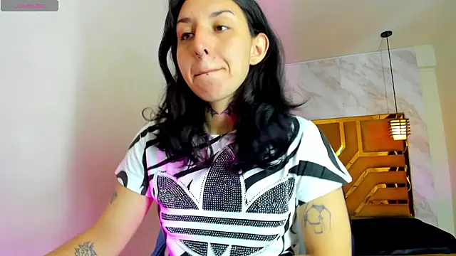 Iris  77 online show from 11-08-25, 02:26