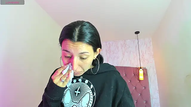 Iris  77 online show from 11-06-25, 06:34