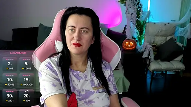 Snapshot of monnica_vibe_ chatting on 10-20-25, 07:42 monnica vibe  online show from 10-20-25, 07:42
