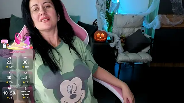 Snapshot of monnica_vibe_ chatting on 10-18-25, 10:12 monnica vibe  online show from 10-18-25, 10:12