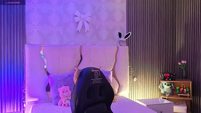 Ixchel tay online show from 04-02-26, 04:08