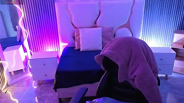 Ixchel tay online show from 04-10-26, 03:13