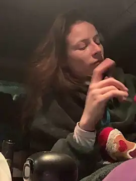 Snapshot of GoldenPussy1329 chatting on 12-21-25, 11:49 GoldenPussy1329 online show from 12-21-25, 11:49