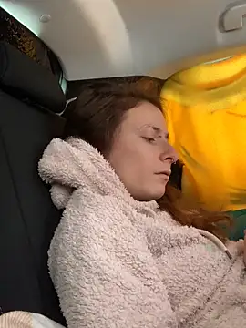 Snapshot of GoldenPussy1329 chatting on 11-20-25, 11:44 GoldenPussy1329 online show from 11-20-25, 11:44