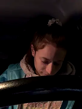 Snapshot of GoldenPussy1329 chatting on 10-28-25, 10:20 GoldenPussy1329 online show from 10-28-25, 10:20