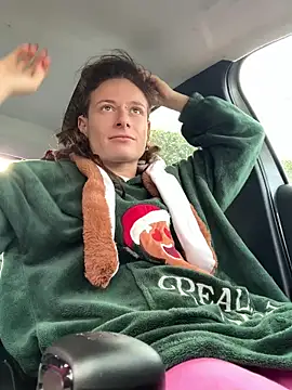 Snapshot of GoldenPussy1329 chatting on 11-17-25, 09:35 GoldenPussy1329 online show from 11-17-25, 09:35