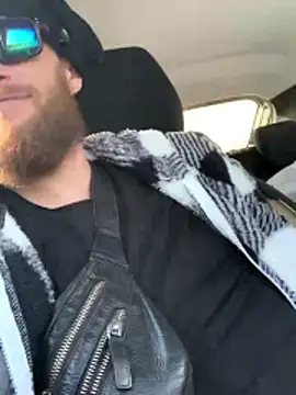 Snapshot of GoldenPussy1329 chatting on 01-15-26, 10:40 GoldenPussy1329 online show from 01-15-26, 10:40