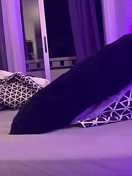 Snapshot of GoldenPussy1329 chatting on 11-23-25, 10:20 GoldenPussy1329 online show from 11-23-25, 10:20