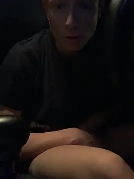 Snapshot of GoldenPussy1329 chatting on 11-05-25, 10:02 GoldenPussy1329 online show from 11-05-25, 10:02