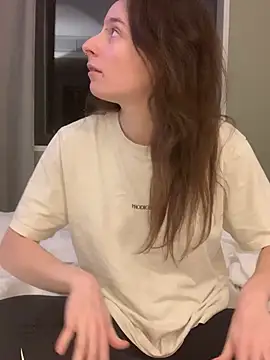 GoldenPussy1329 online show from 02-21-26, 12:01