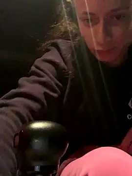 Snapshot of GoldenPussy1329 chatting on 10-29-25, 07:24 GoldenPussy1329 online show from 10-29-25, 07:24