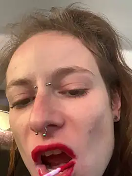 GoldenPussy1329 online show from 04-04-26, 12:45