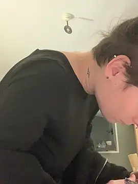 GoldenPussy1329 online show from 03-23-26, 10:42