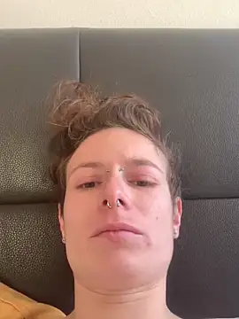 GoldenPussy1329 online show from 04-05-26, 05:19