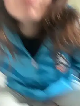 GoldenPussy1329 online show from 03-25-26, 04:50