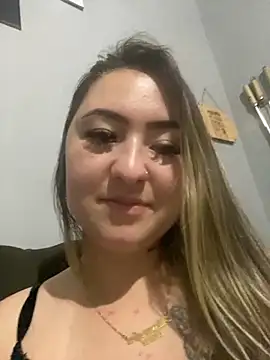 Snapshot of alegata27 chatting on 10-24-25, 01:32 alegata27 online show from 10-24-25, 01:32