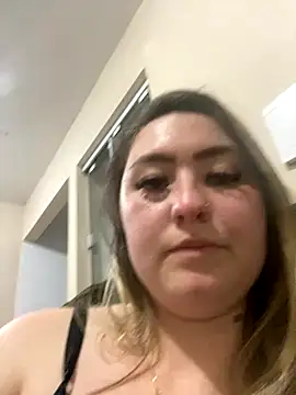 Snapshot of alegata27 chatting on 09-29-25, 04:30 alegata27 online show from 09-29-25, 04:30