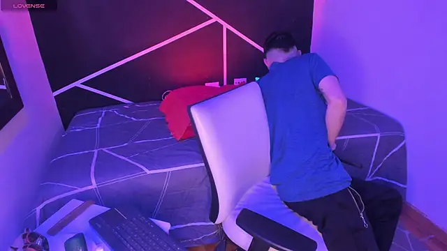 VynnyBlacke  online show from 11-29-25, 11:16