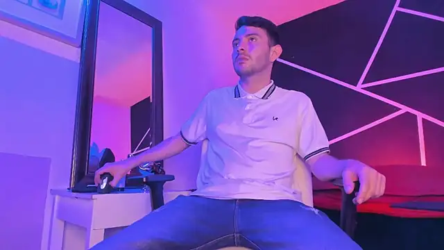 VynnyBlacke  online show from 10-24-25, 08:41