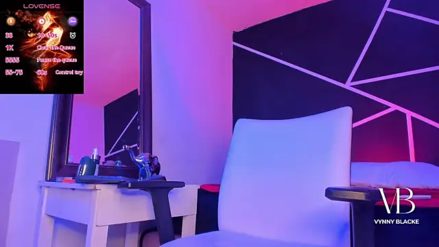 VynnyBlacke  online show from 10-29-25, 08:08