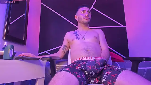 VynnyBlacke  online show from 11-30-25, 12:28