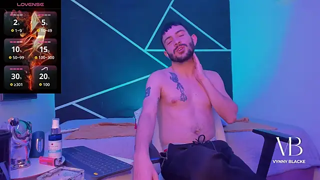 VynnyBlacke  online show from 12-20-25, 09:17