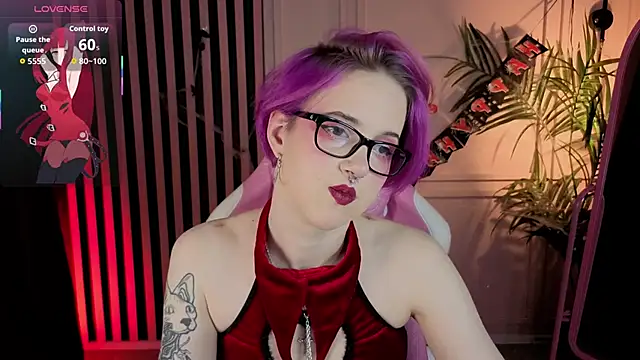 luna son online show from 10-28-25, 02:05