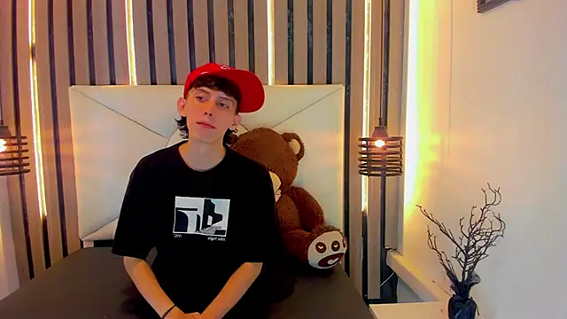 Snapshot of thaigo_twink38 chatting on 06-22-26, 04:42 thaigo twink38 online show from 06-22-26, 04:42