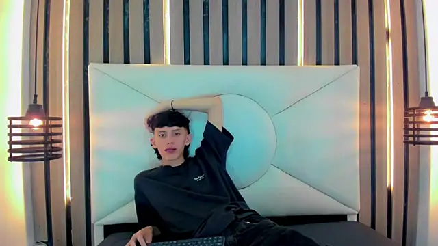 Snapshot of thaigo_twink38 chatting on 04-23-26, 04:41 thaigo twink38 online show from 04-23-26, 04:41