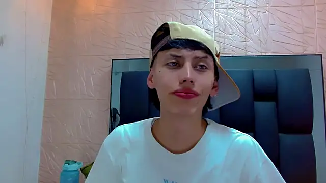 thaigo twink38 online show from 12-05-25, 04:44