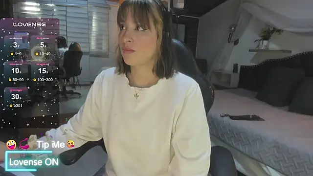 sophialyh 1 online show from 04-10-26, 12:34