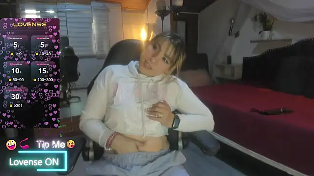 sophialyh 1 online show from 06-03-26, 01:01