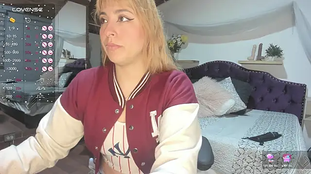 sophialyh 1 online show from 10-03-25, 12:50